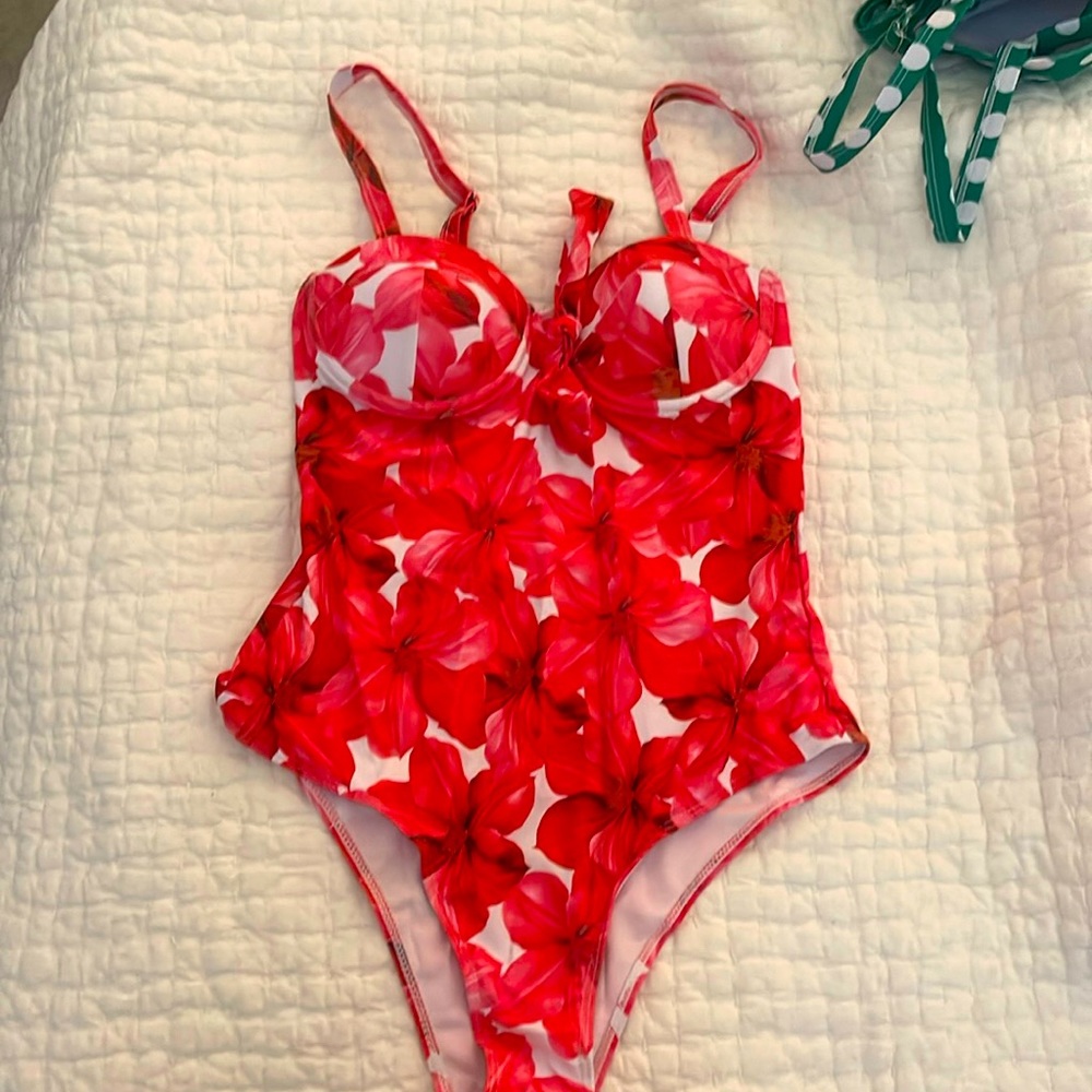 Women’s one piece Hawaii flower print